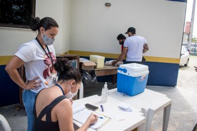 Prefeitura promove mais uma edição da feira de adoção de cães e gatos