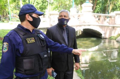Guarda Municipal apura furtos na Praça Batista Campos 