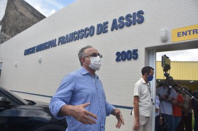 Ato de entrega da doação da creche Francisco de Assis