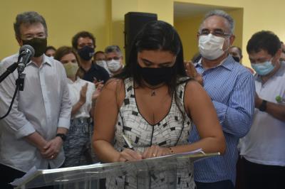Ato de entrega da doação da creche Francisco de Assis