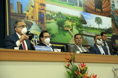 Prefeito Edmilson participa de sessão solene na Câmara Municipal de Belém 
