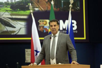 Prefeito Edmilson participa de sessão solene na Câmara Municipal de Belém 