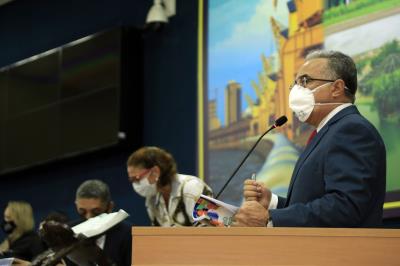 Prefeito Edmilson participa de sessão solene na Câmara Municipal de Belém 