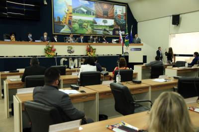 Prefeito Edmilson participa de sessão solene na Câmara Municipal de Belém 