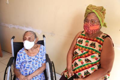 Idosos com idade acima de 85 anos começam a ser vacinados em Belém e distritos