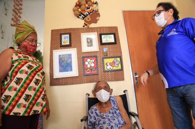Idosos com idade acima de 85 anos começam a ser vacinados em Belém e distritos