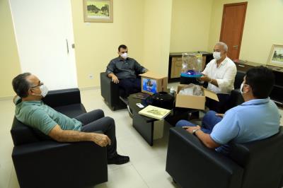 Prefeitura de Belém recebe doação de cápsulas respiratórias