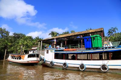 A coleta de resíduos sólidos e materiais recicláveis é retomada na ilha do Combu 