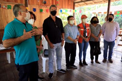 A coleta de resíduos sólidos e materiais recicláveis é retomada na ilha do Combu 