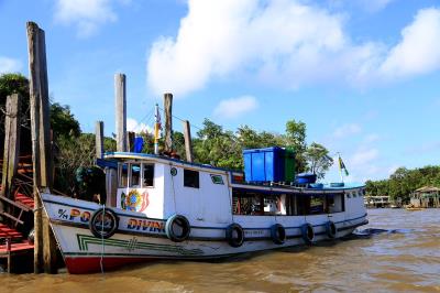 A coleta de resíduos sólidos e materiais recicláveis é retomada na ilha do Combu 