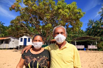 Prefeitura realiza soltura de 27 tracajás na ilha de Jutuba