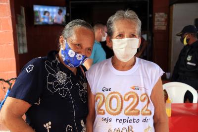 Moradores da Vila da Barca comemoram a retomada das obras