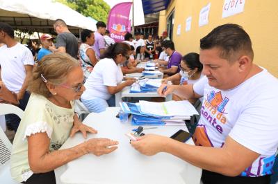 Entrega de títulos de propriedade do conj. Bosque Araguaia