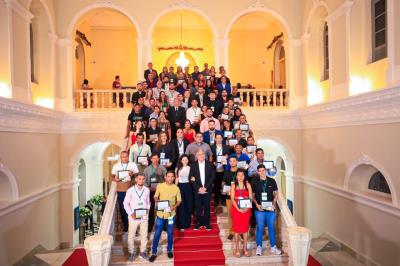 Homenagem a trabalhadores na obra do Palácio Antônio Lemos