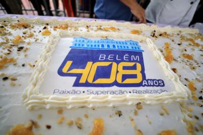 Parabéns e bolo de aniversário - Belém 408 anos 
