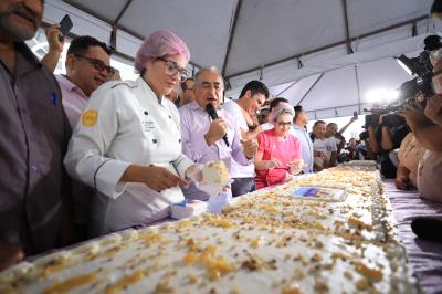 Parabéns e bolo de aniversário - Belém 408 anos 
