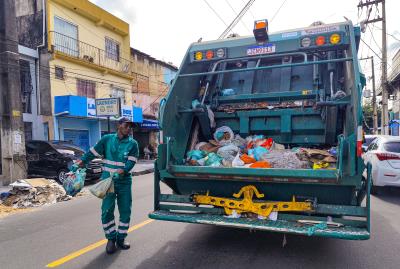 Operação de limpeza nos bairros - Guamá, Cremação e Terra-Firme 