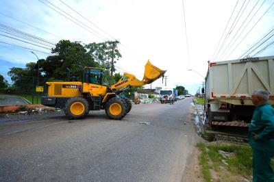 Operação de limpeza nos bairros - Pratinha