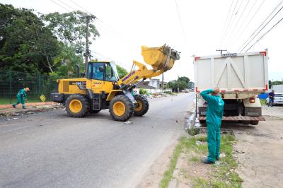 Operação de limpeza nos bairros - Pratinha