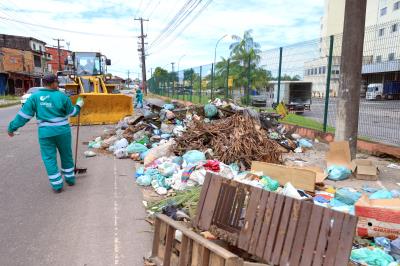 Operação de limpeza nos bairros - Pratinha
