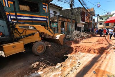 Obras em andamento - Rua Paes de Souza e Vila Eliana, no Guamá