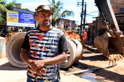Obras em andamento - Drenagem e pavimentação da rua Augusto Corrêa, no Guamá