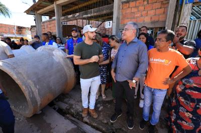 Obras em andamento - Drenagem e pavimentação da rua Augusto Corrêa, no Guamá