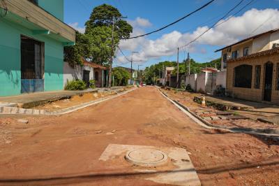 Obras em andamento - Drenagem e pavimentação na Rua Pará, em Icoaraci