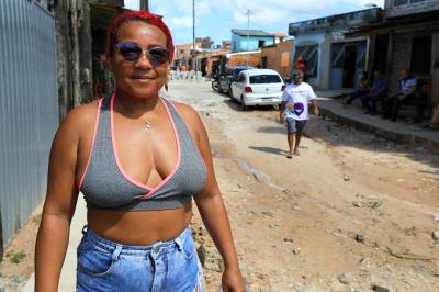 Obras em andamento - Drenagem e pavimentação na passagem Fé em Deus, bairro do Mangueirão