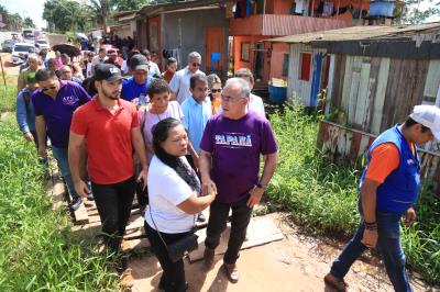 Obras em andamento - Drenagem e pavimentação da rua Presidente Dutra, no Tapanã
