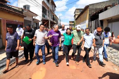 Obras em andamento -Urbanização da Passagem Pio X, no bairro do Marco