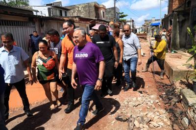Obras em andamento -Urbanização da Passagem Pio X, no bairro do Marco