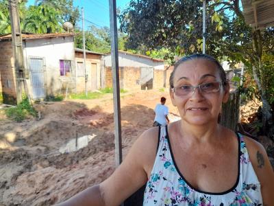 Obras em andamento - Drenagem e pavimentação da Rua Amazonas, em Águas Lindas