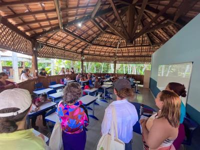 Comitiva do BID em Belém - Visita a escolas das ilhas Grande e Combu