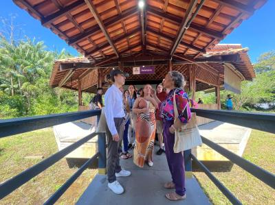 Comitiva do BID em Belém - Visita a escolas das ilhas Grande e Combu