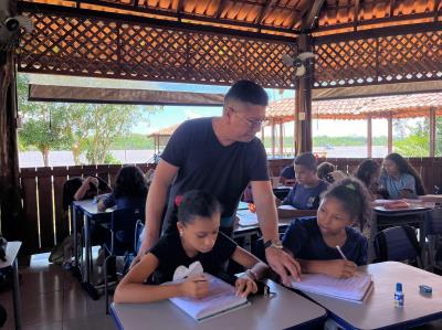 Comitiva do BID em Belém - Visita a escolas das ilhas Grande e Combu