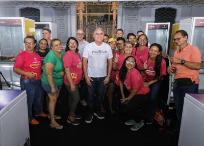 Permissionários do Mercado de São Brás recebem novos equipamentos