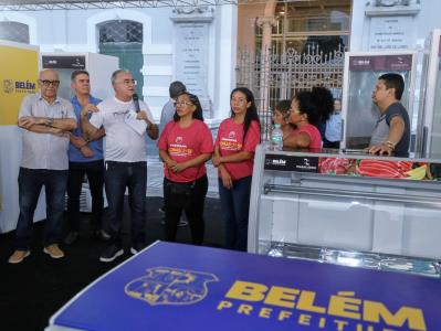 Permissionários do Mercado de São Brás recebem novos equipamentos
