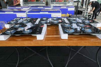 Permissionários do Mercado de São Brás recebem novos equipamentos