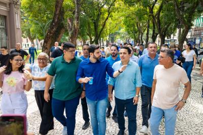 Belém Limpa - Mutirão de limpeza chega a 22 praças da cidade