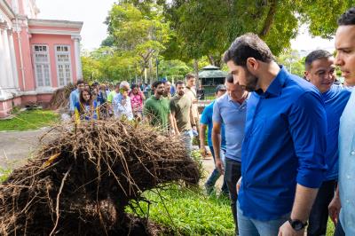 Belém Limpa - Mutirão de limpeza chega a 22 praças da cidade
