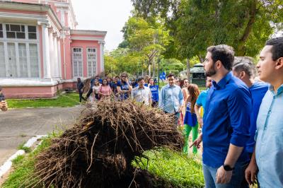 Belém Limpa - Mutirão de limpeza chega a 22 praças da cidade