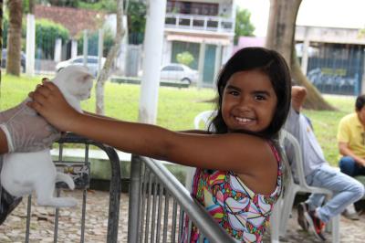 Feira de Adoção de Cães e Gatos atrai moradores do bairro da Marambaia