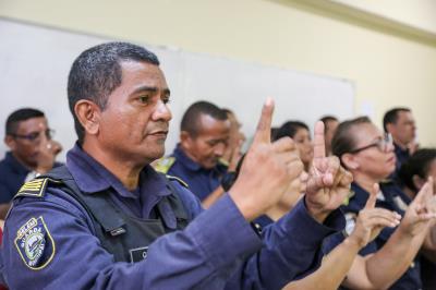 Guardas municipais de Belém concluem primeira etapa do curso de Libras