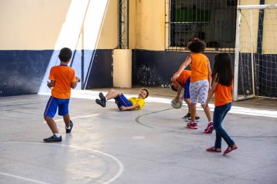 Estudantes são recebidos com escolas revitalizadas e atividades recreativas na rede municipal