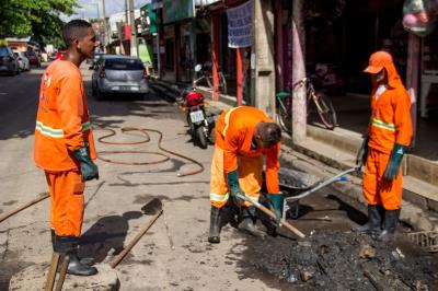 Limpeza e manutenção da rede de drenagem do Conjunto Panorama XXI