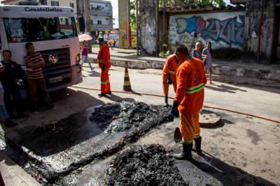 Limpeza e manutenção da rede de drenagem do Conjunto Panorama XXI