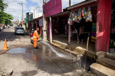 Limpeza e manutenção da rede de drenagem do Conjunto Panorama XXI