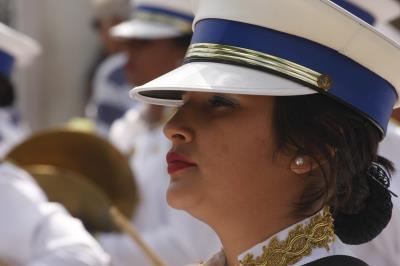 Cultura de paz é tema de desfile escolar infantil no bairro da Pedreira