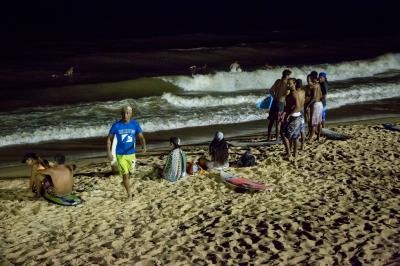Surf noturno de água doce é novidade no Campeonato Paraense